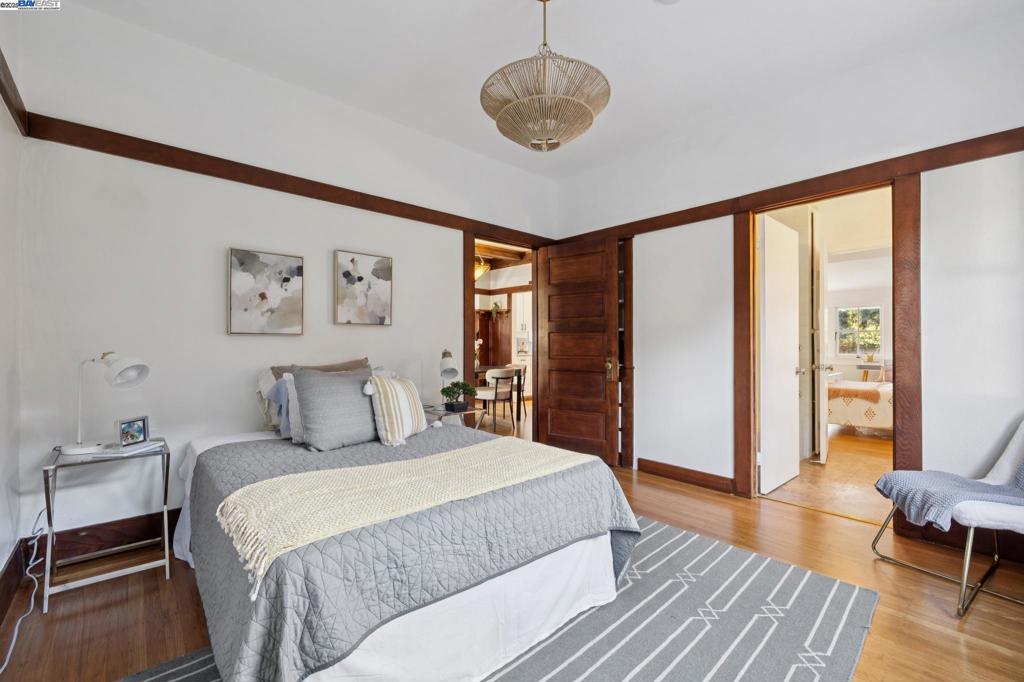 EAST END - Residential