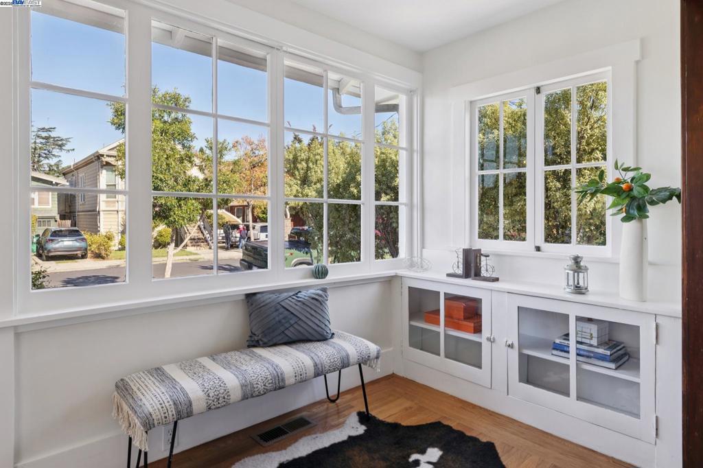 EAST END - Residential