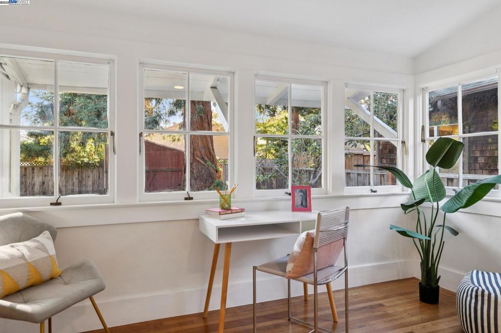 EAST END - Residential