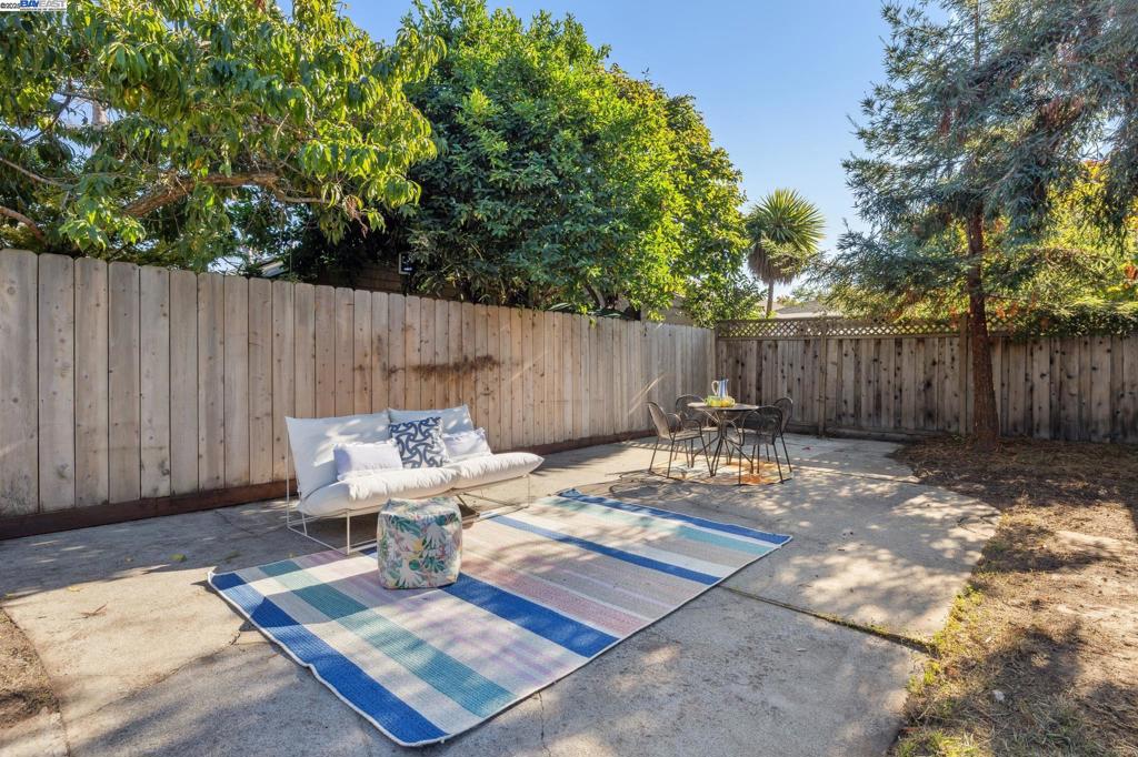 EAST END - Residential