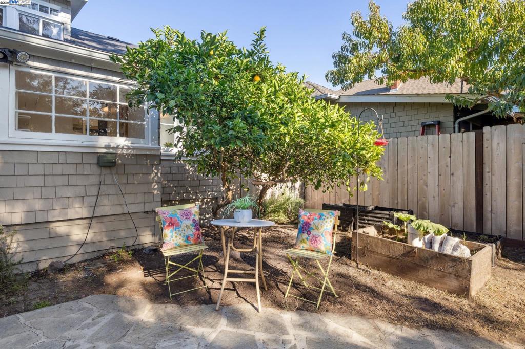 EAST END - Residential