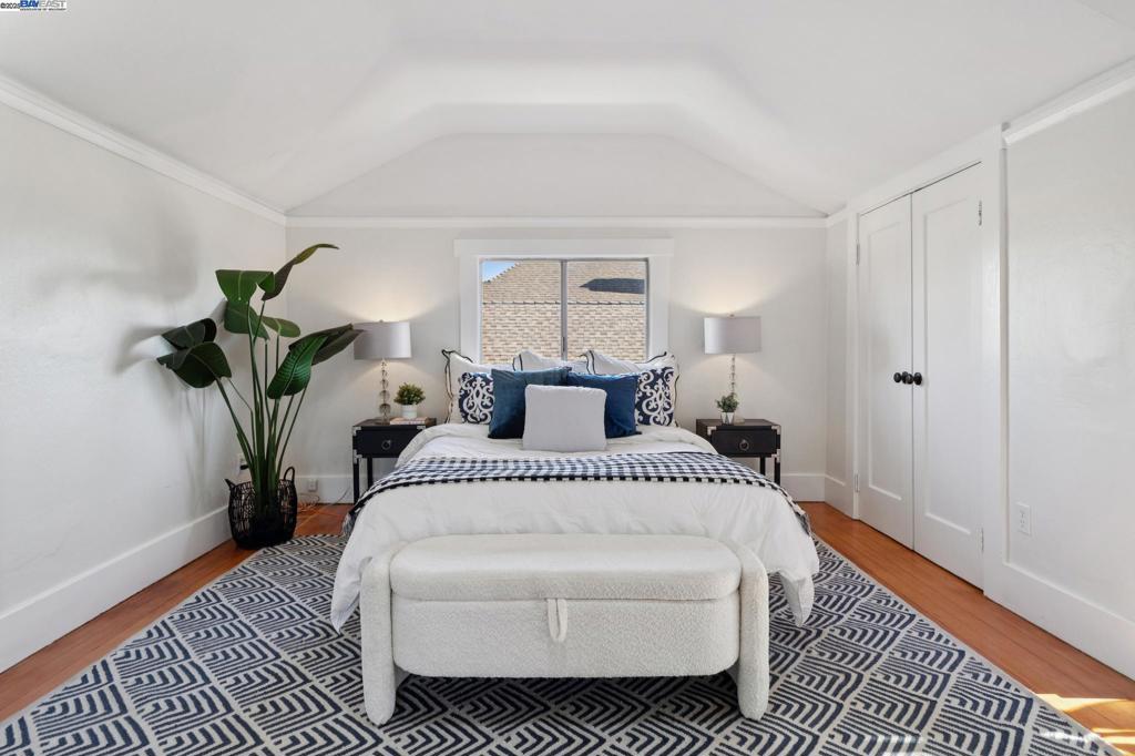 EAST END - Residential