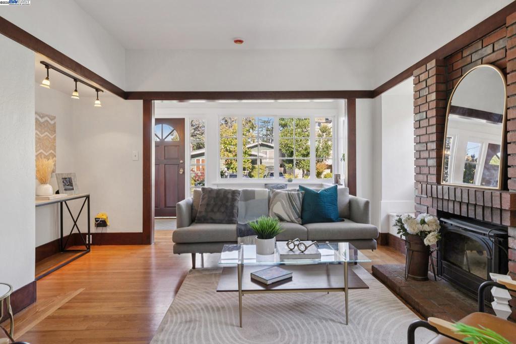 EAST END - Residential