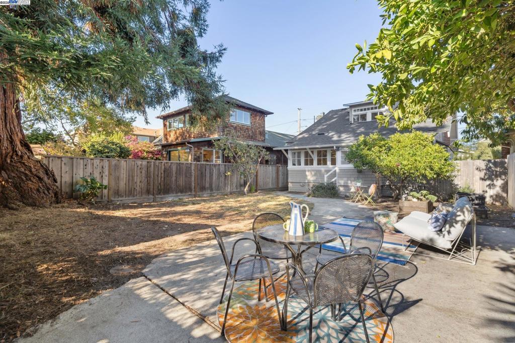 EAST END - Residential