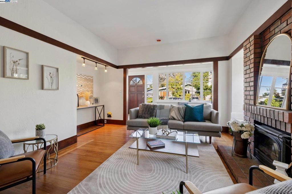 EAST END - Residential