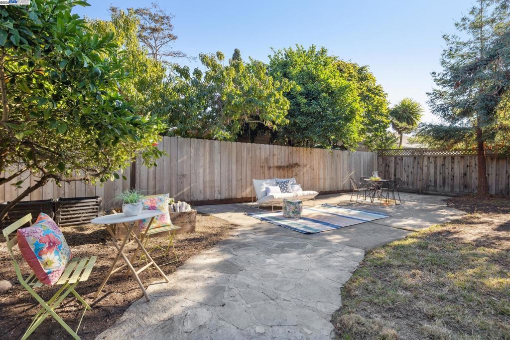 EAST END - Residential