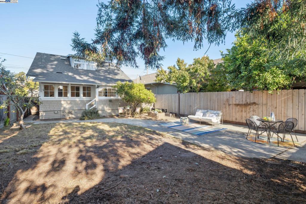 EAST END - Residential