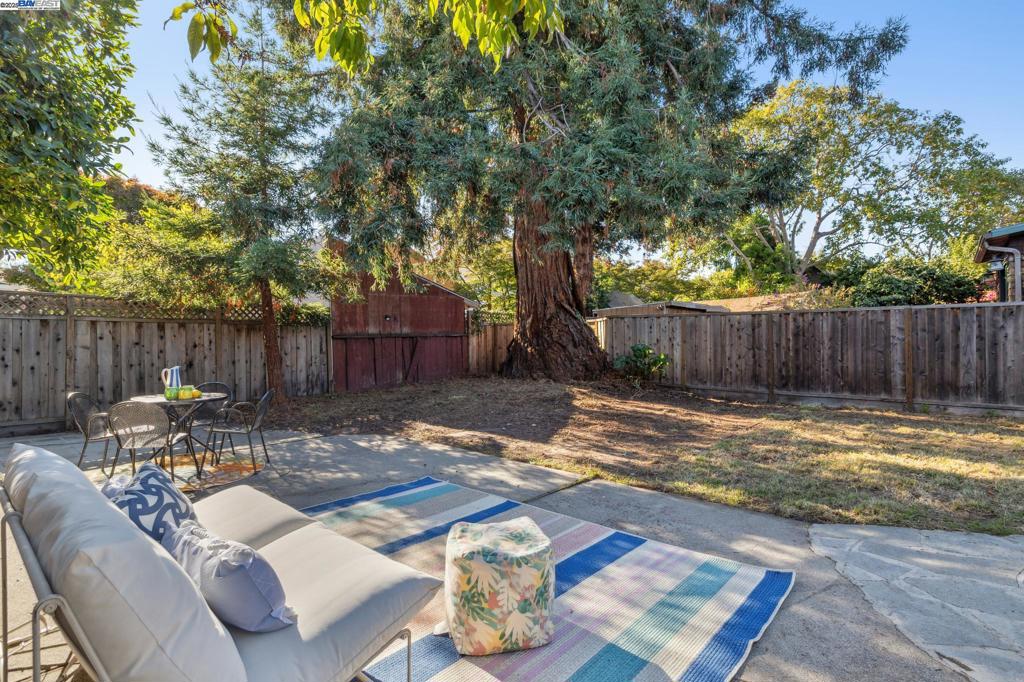 EAST END - Residential