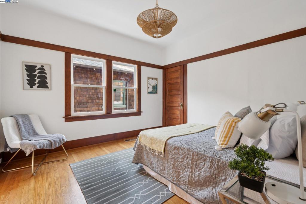 EAST END - Residential