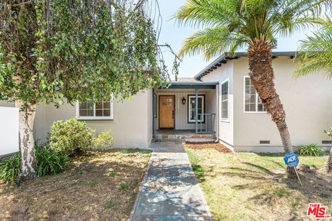 Photo of 2537 Cotner Avenue, Los Angeles, CA 90064 (MLS # 25604089) Photo of 2537 Cotner Avenue, Los Angeles, CA 90064 (MLS # 25604089)