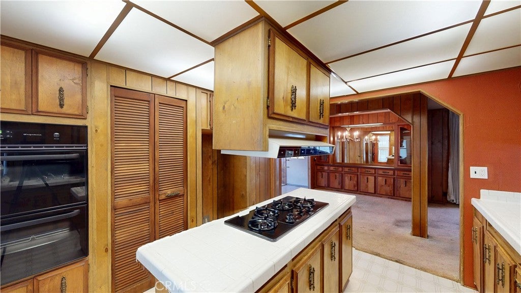 24921 Muirlands 199