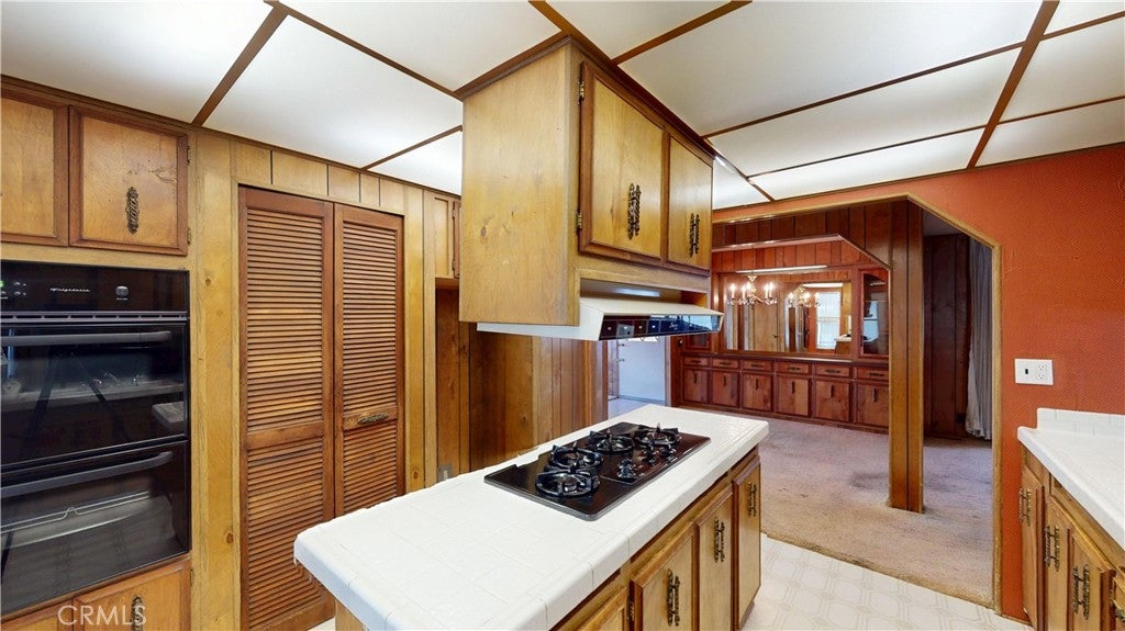 24921 Muirlands 199