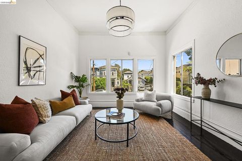 Photo of 1137 Peralta St St, Oakland, CA 94607 (MLS # 41131422)
