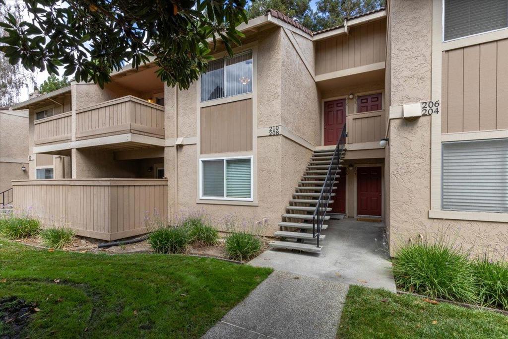 210 Damsen Drive