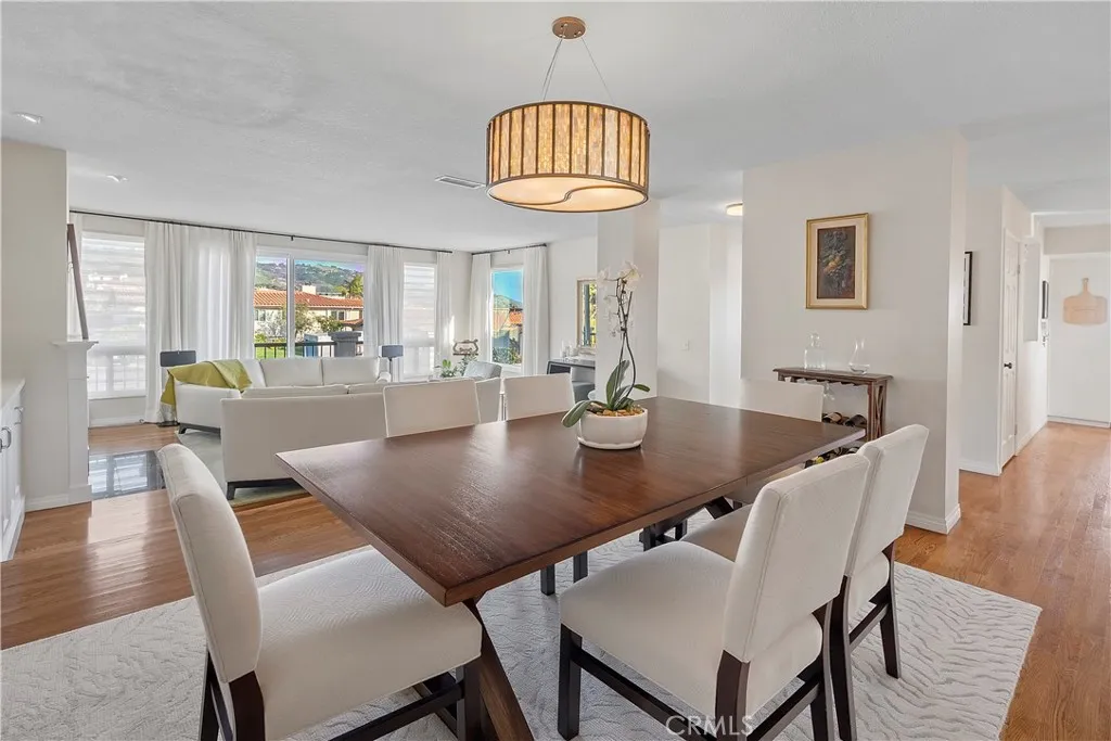 Rancho Palos Verdes, California 90275, United States, 4 Bedrooms Bedrooms, ,4 BathroomsBathrooms,Residential,Active,19810