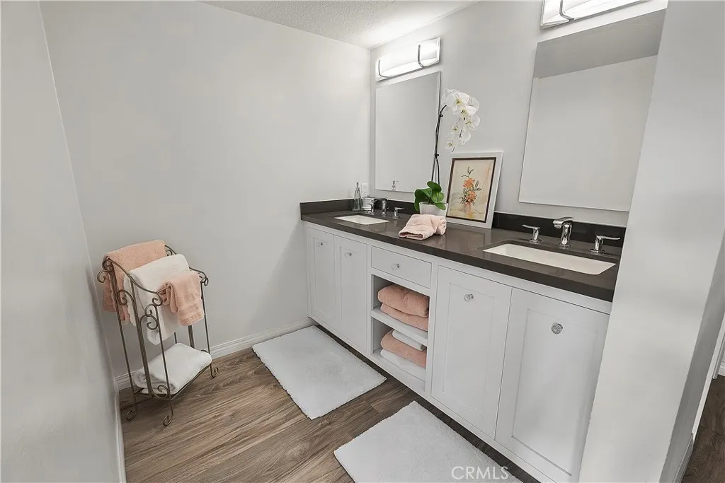 Rancho Palos Verdes, California 90275, United States, 4 Bedrooms Bedrooms, ,4 BathroomsBathrooms,Residential,Active,19810