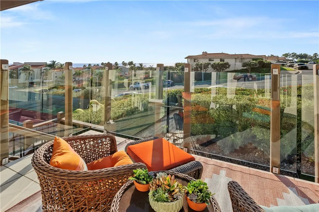 Rancho Palos Verdes, California 90275, United States, 4 Bedrooms Bedrooms, ,4 BathroomsBathrooms,Residential,Active,19810