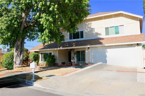 Photo of 10638 Balcom Avenue, Granada Hills, CA 91344 (MLS # SR26084061)