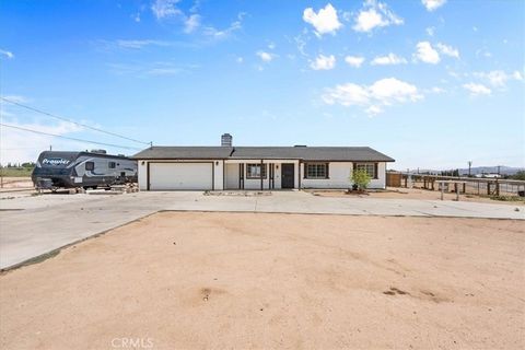 Photo of 16424 Verde St ST, Hesperia, CA 92345 (MLS # CV26113379)