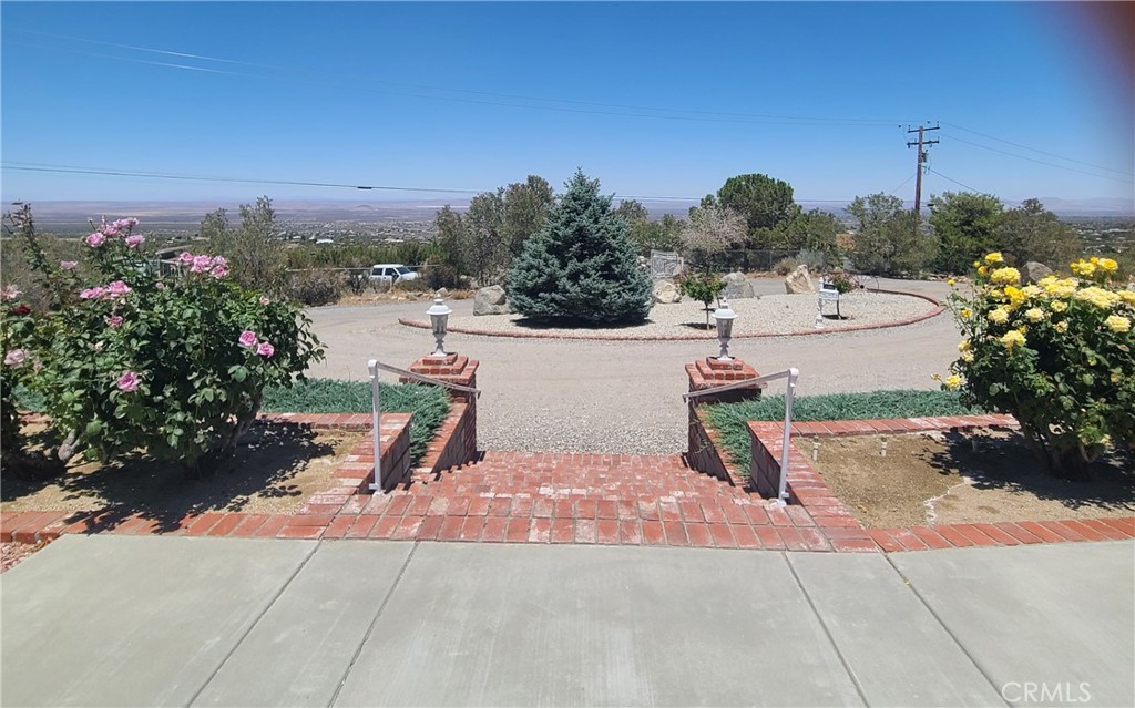 325 Canyon Road