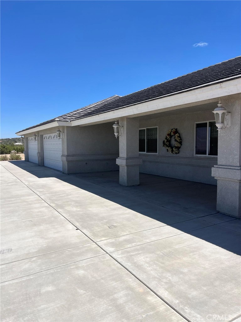 325 Canyon Road