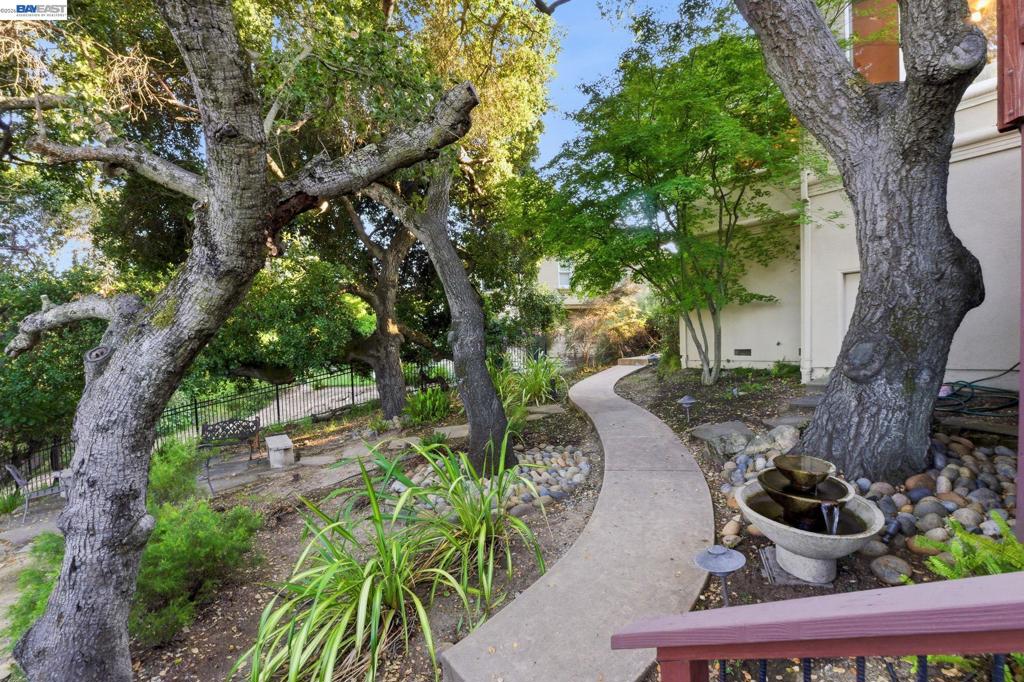 8411 Goldenrod Cir