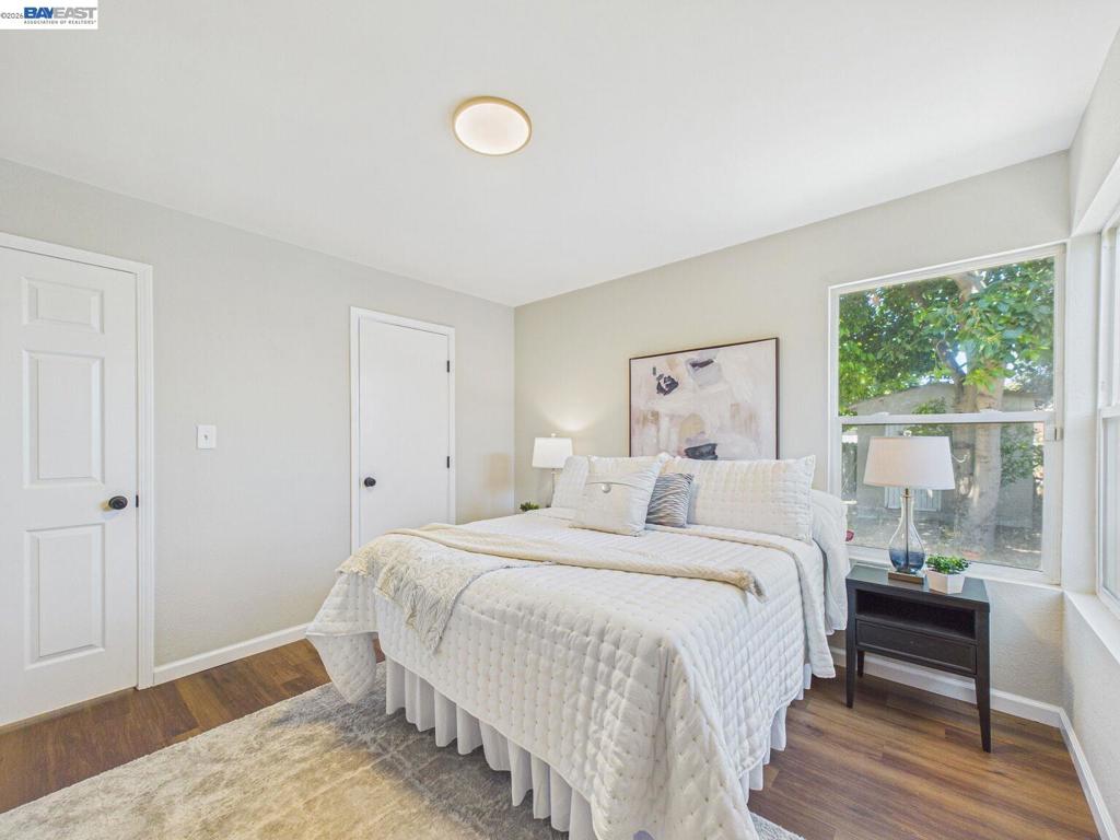 2609 Macarthur Ave