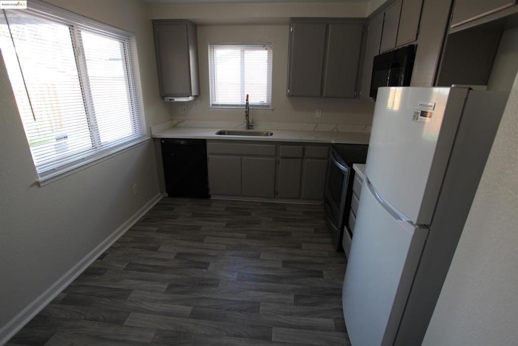 BAY POINTE - Residential Lease