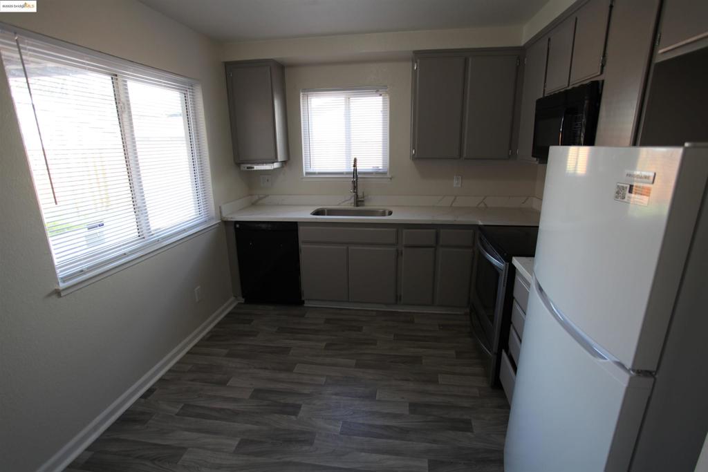 BAY POINTE - Residential Lease