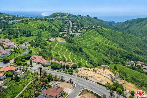 Photo of 1402 El Bosque Court, Pacific Palisades, CA 90272 (MLS # 26653959)