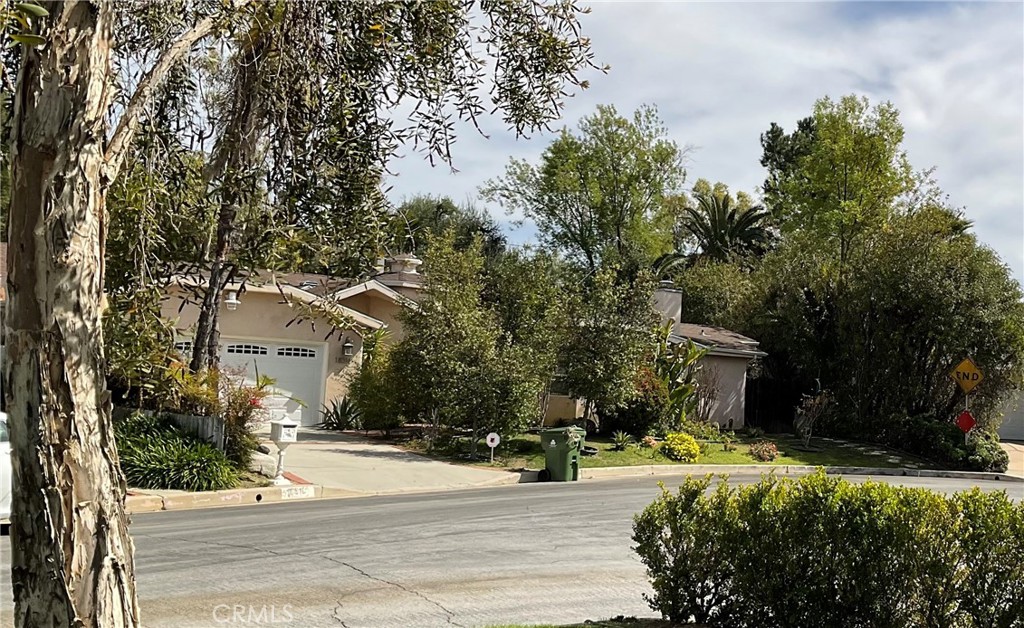 Beautiful single family home with views of SFV in top of Tarzana Hills South of the Boulevard at the end of cul-de-sac. Total rehab and expansion in recent years. Ready to move in immediately. Please call agent for showing appointment. Must have good credit and verifiable annual/monthly income.