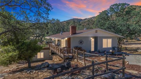 Photo of 245 Mountain Shadow, Wofford Heights, CA 93285 (MLS # PI25244239)