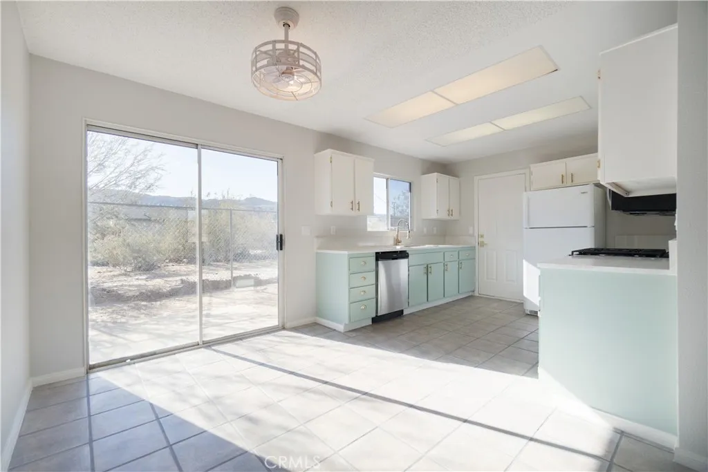 29 Palms, California 92277, United States, 3 Bedrooms Bedrooms, ,2 BathroomsBathrooms,Residential,Active,193600