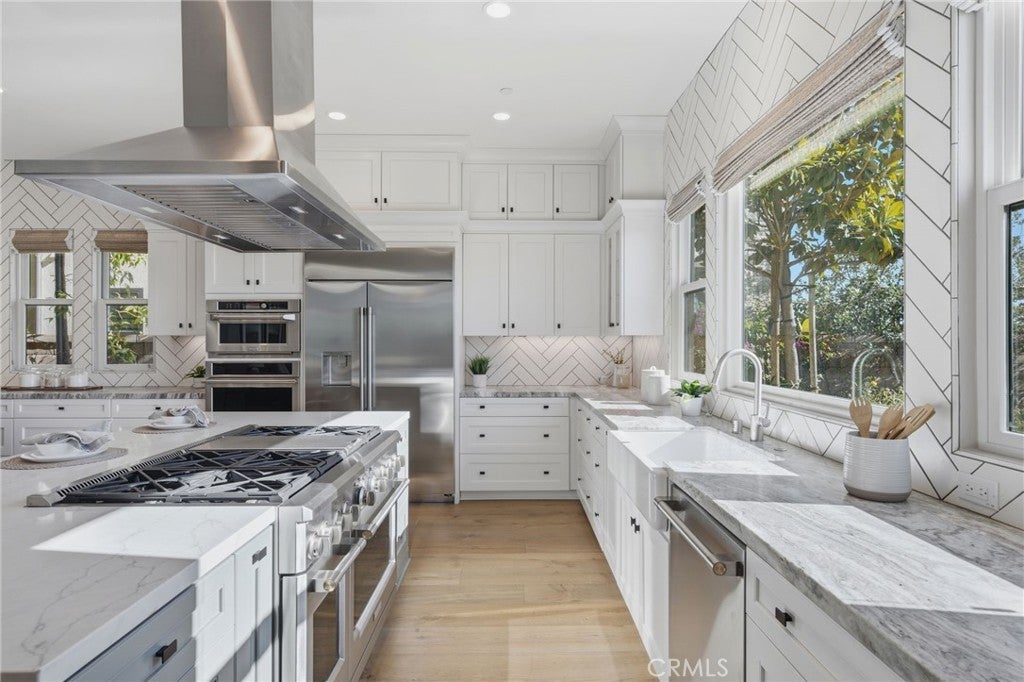 17 Ponte, Lake Forest CA 92630 - Photo 16