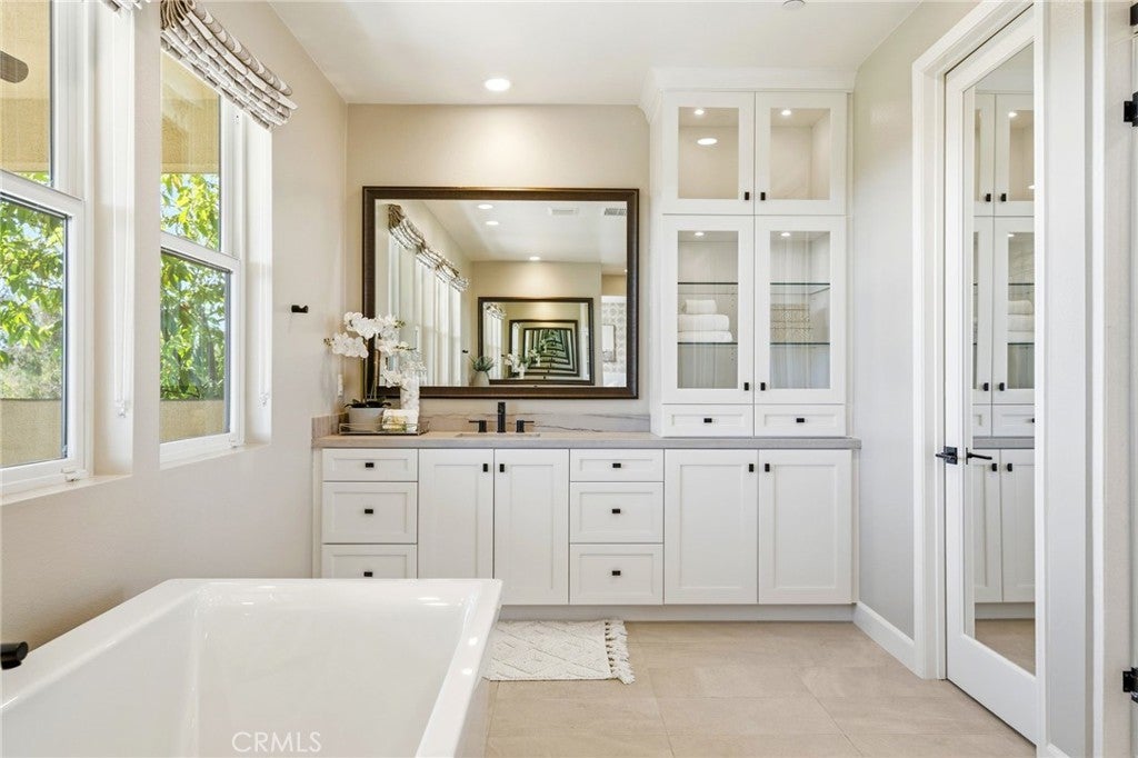 17 Ponte, Lake Forest CA 92630 - Photo 36
