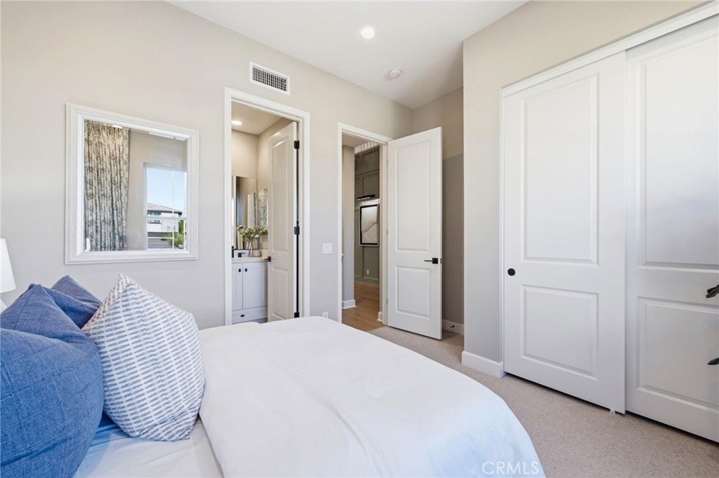 17 Ponte, Lake Forest CA 92630 - Photo 25
