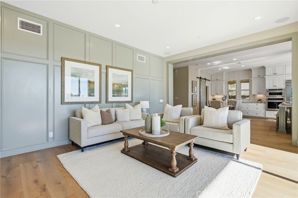17 Ponte, Lake Forest CA 92630 - Photo 21