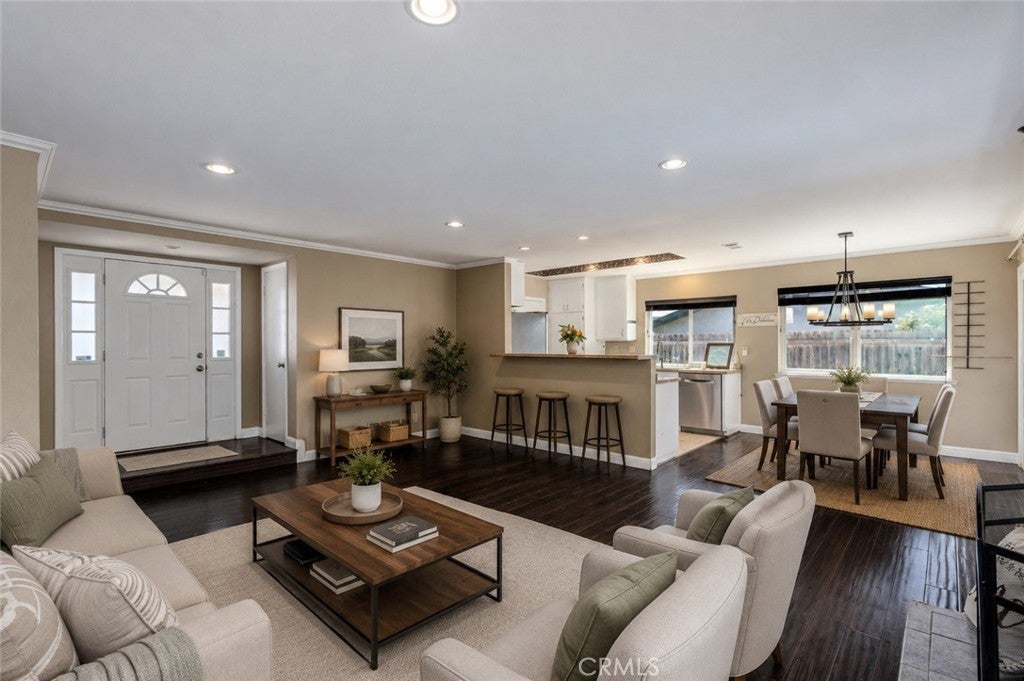 393 Mountain View