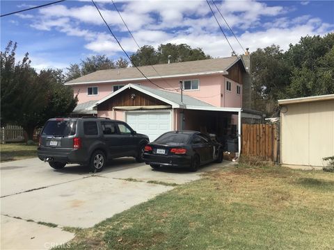 Photo of 281 Lubken Ave, CA 93545 (MLS # CV25242944)