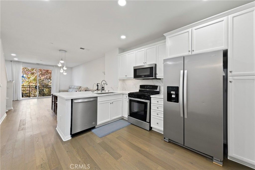 Photo of 8620 Belford Ave #604, Westchester, CA 90045 (MLS # AR25214448)