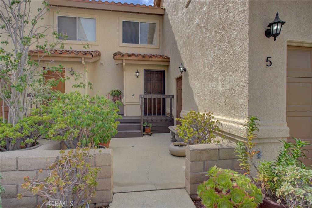 450 Avenida De Socios 5