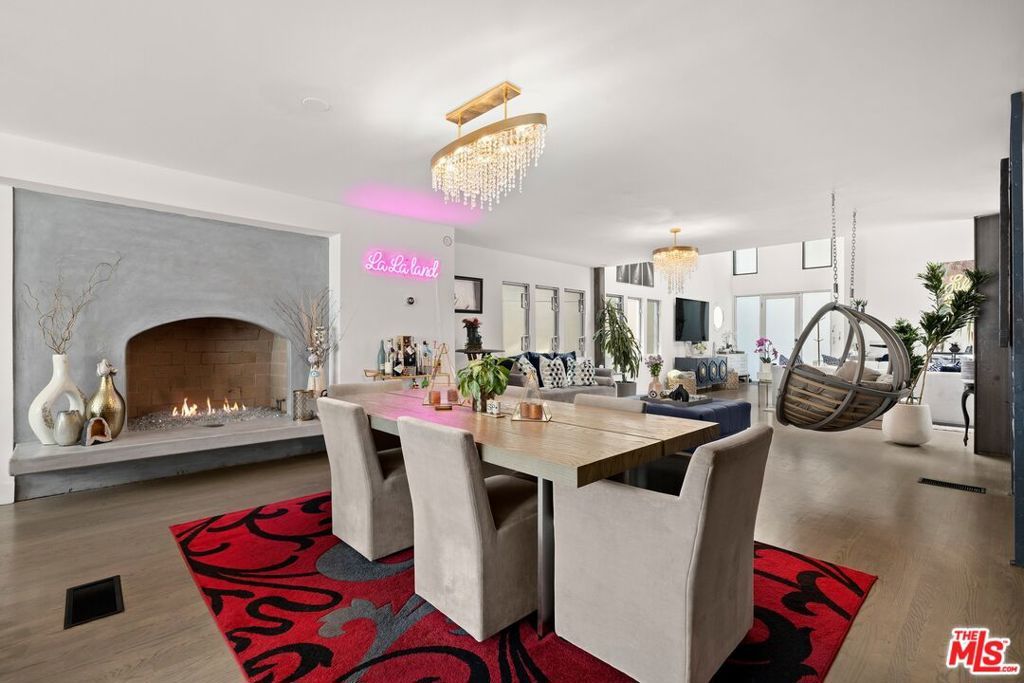 Photo of 2014 Pacific Avenue, Venice, CA 90291 (MLS # 25601231)