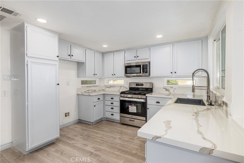 1423 Stonecrest Place