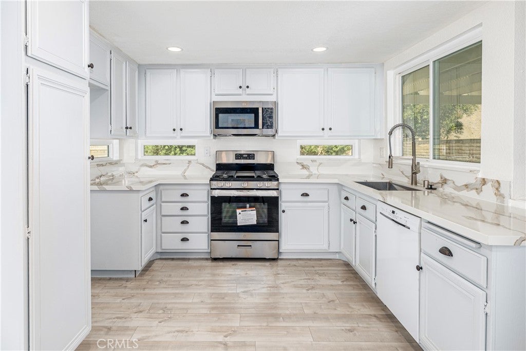 1423 Stonecrest Place