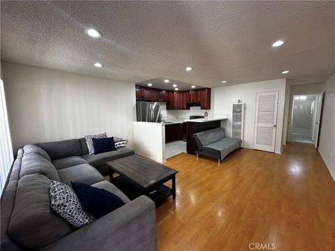 Photo of 801 E Chestnut Street #2, Glendale, CA 91205 (MLS # SR26012275)