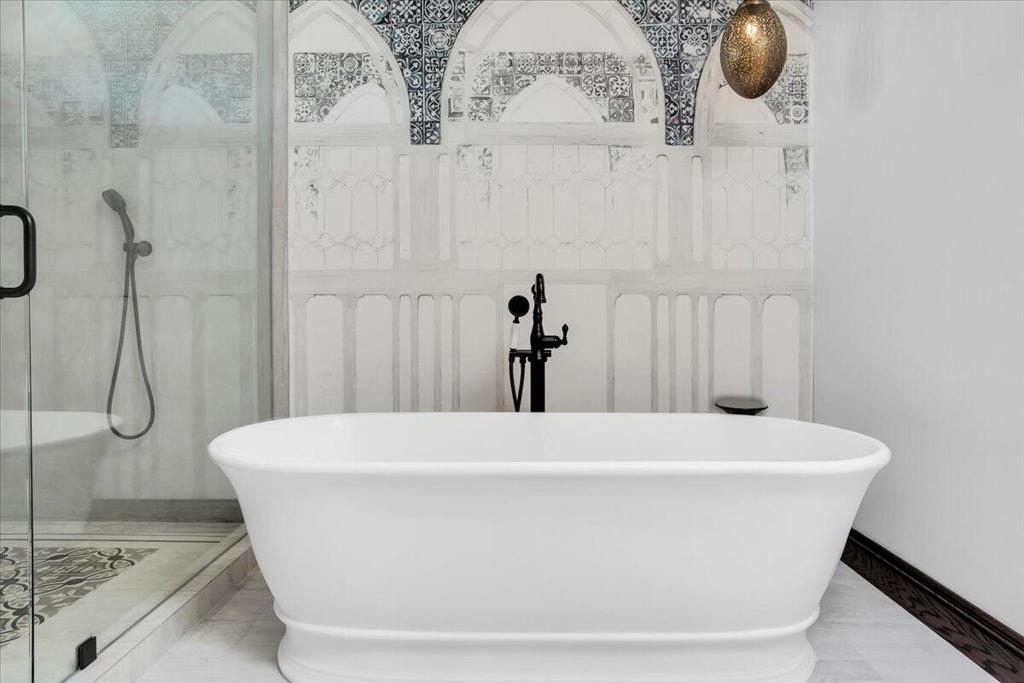 Center Court - Residential