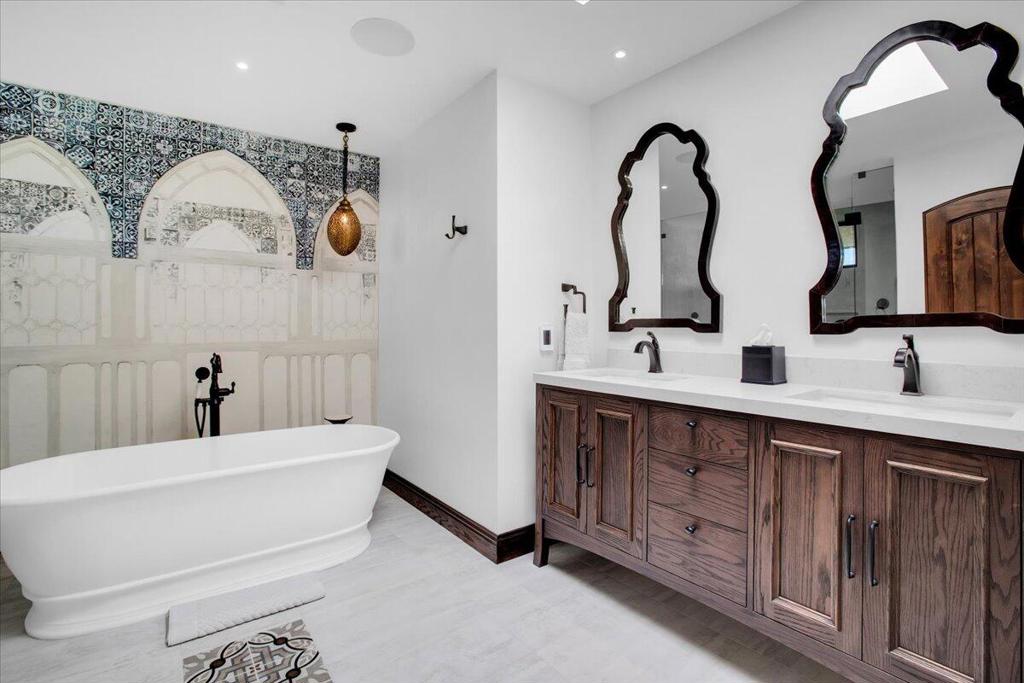 Center Court - Residential