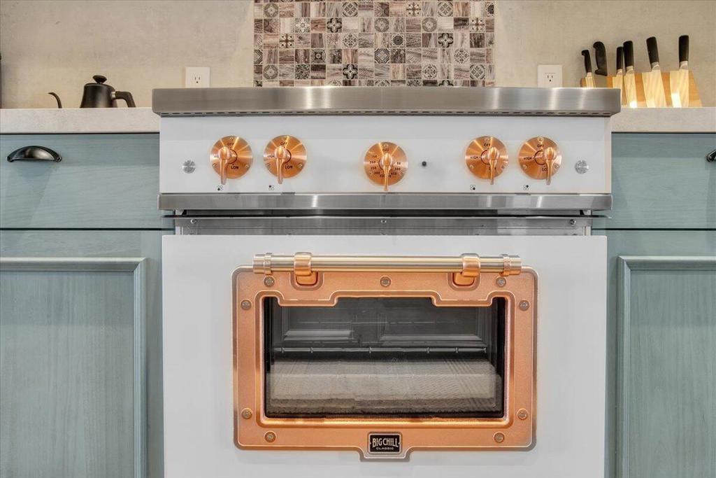 Center Court - Residential