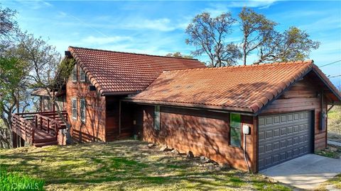 Photo of 41345 Lilley Mountain R Dr, Coarsegold, CA 94614 (MLS # MP26048149)