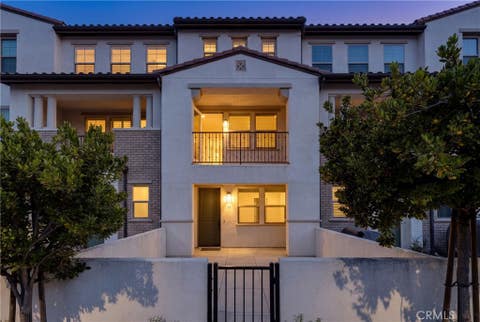 Photo of 77 Jensen Court, Thousand Oaks, CA 91360 (MLS # SR26152963)